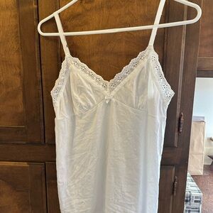 🌼VS Elegant White Lace Trim Chemise